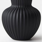 Ribbed Vase (Black)